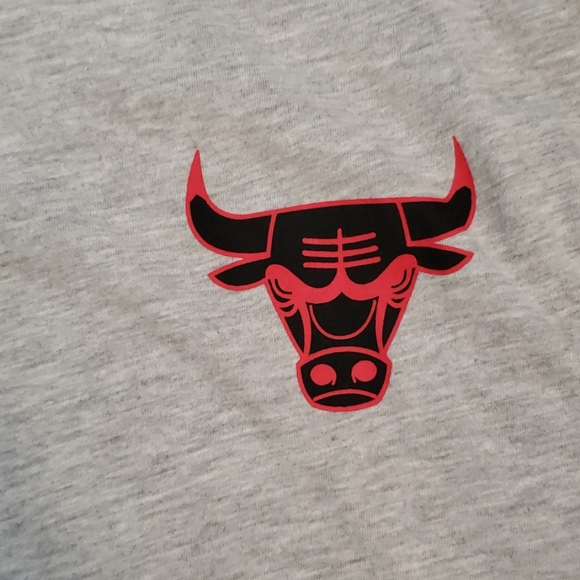 Bulls button down - Picture 4 of 5